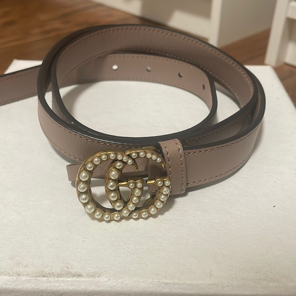 LEATHER BELT WITH PEARL DOUBLE G BUCKLE